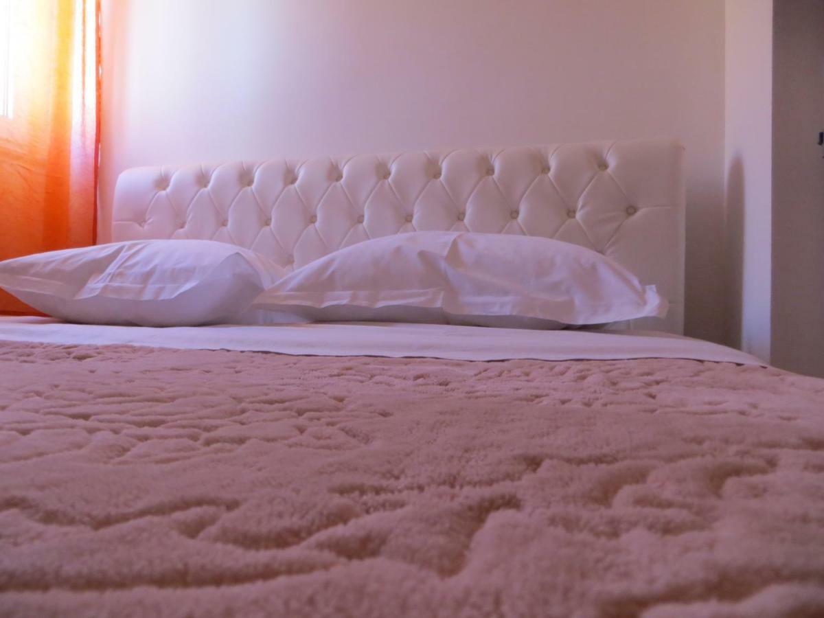 Apartment Milena 오미스 외부 사진